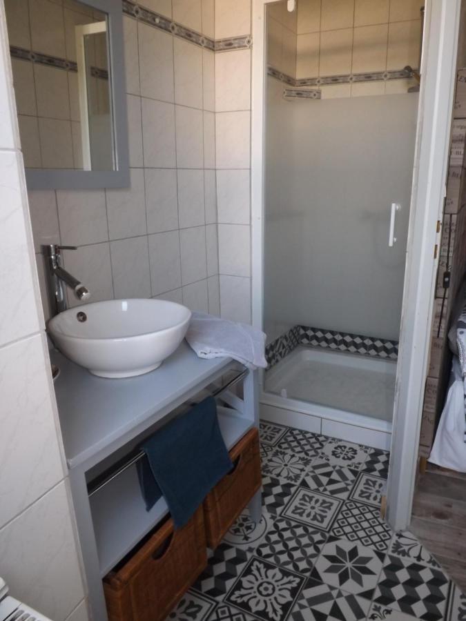 La Girondine Bed & Breakfast Galgon Exterior photo