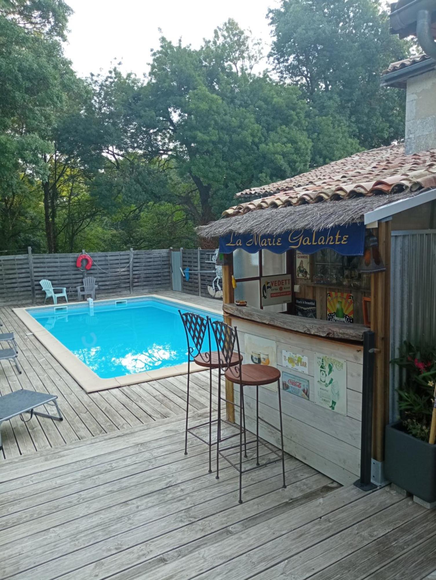 La Girondine Bed & Breakfast Galgon Exterior photo