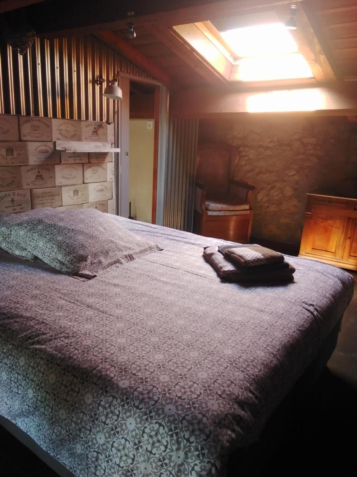 La Girondine Bed & Breakfast Galgon Exterior photo